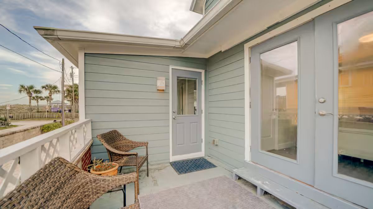 Primary bedroom deck